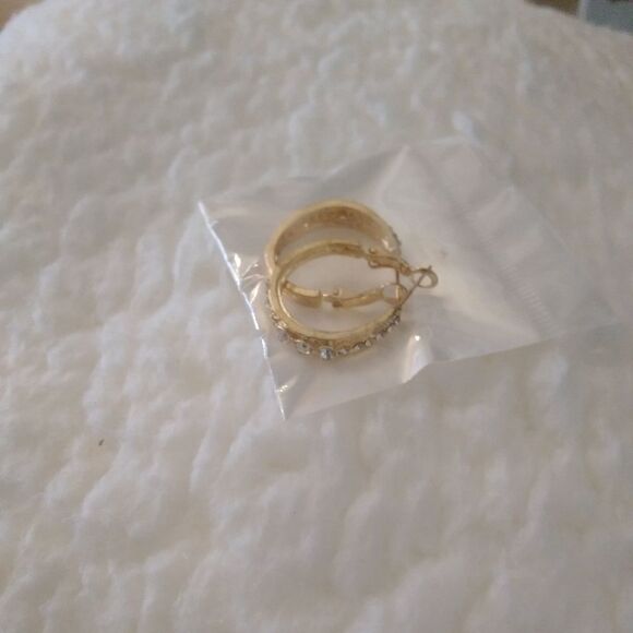 Gold-plated Rhinestone Hoop Earrings - Picture 3 of 4